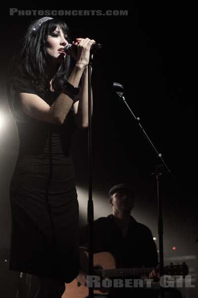 NOUVELLE VAGUE - 2010-11-30 - PARIS - Casino de Paris - Mareva Galanter - Olivier Libaux